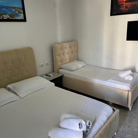 Green Apartments Ksamil Bagian luar foto