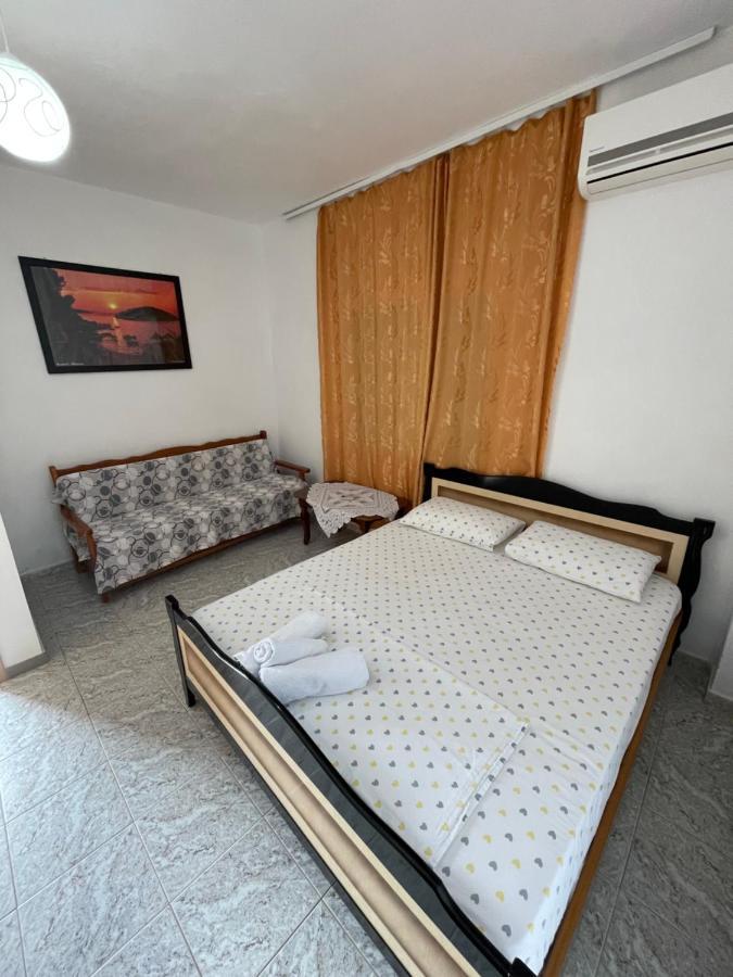 Green Apartments Ksamil Bagian luar foto