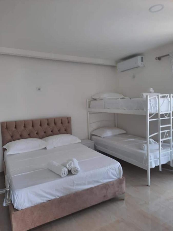 Green Apartments Ksamil Bagian luar foto