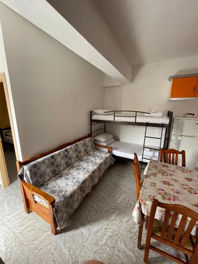 Green Apartments Ksamil Bagian luar foto