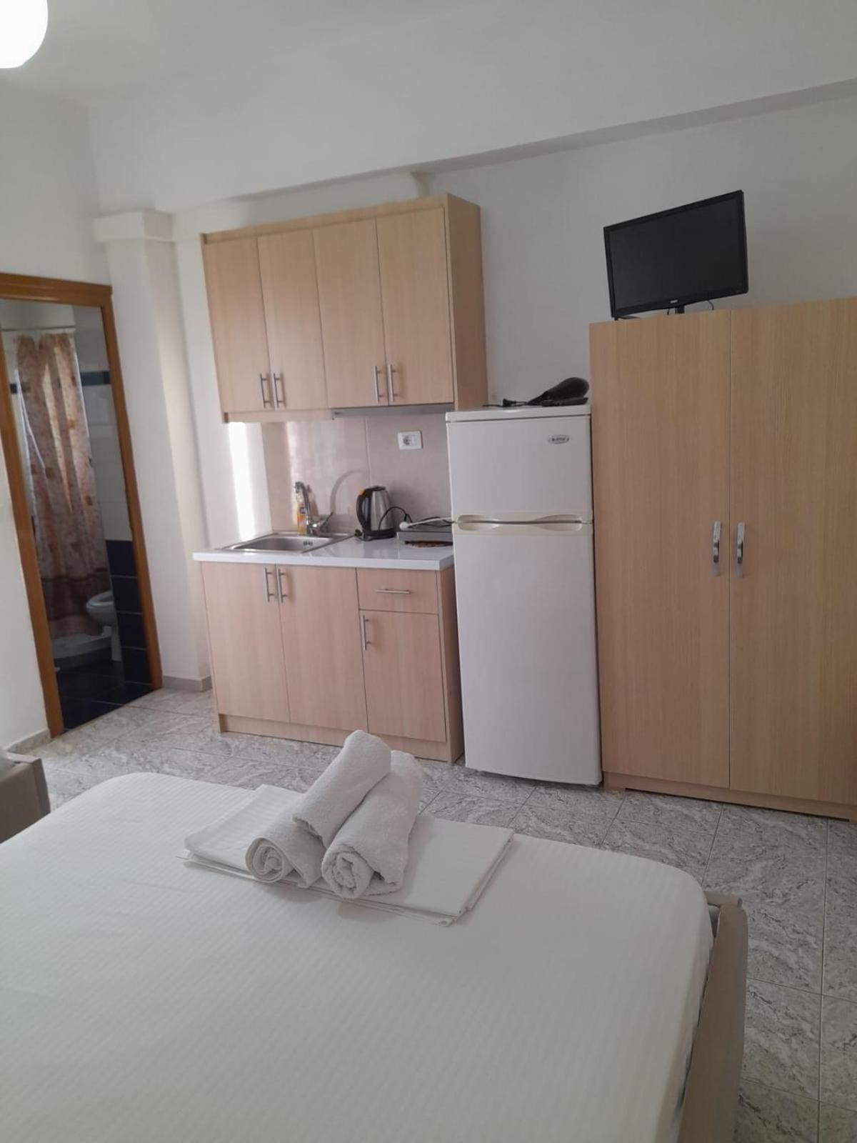 Green Apartments Ksamil Bagian luar foto
